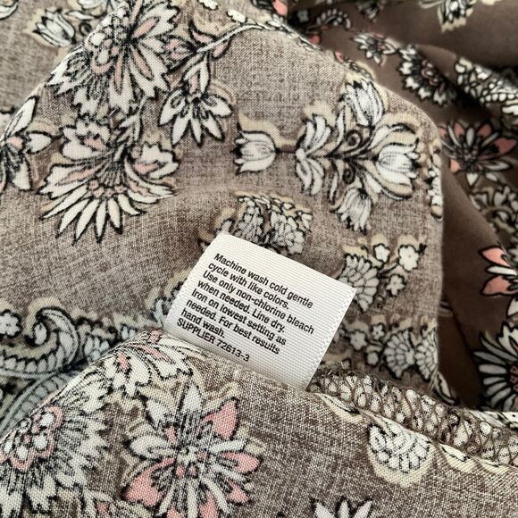 ST John's Bay woman’s Tunic Top Size S Pleated Front 3/4 Sleeve Floral P… - Picture 15 of 15